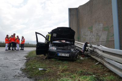 1 Toter und mehrere Verletzte bei schwerem Verkehrsunfall auf der A8 bei Weilheim